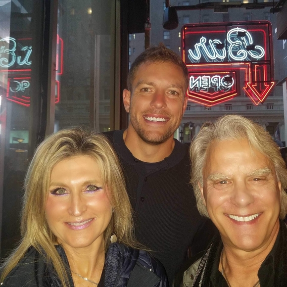 ππProud of our NY Knicks!πππππππWillisπ§‘πLarryππ - Picture 4 of 16